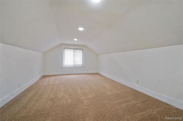 19133 Huntington Avenue, Harper Woods, MI 48225