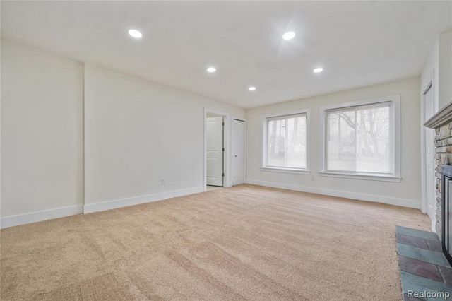 19133 Huntington Avenue, Harper Woods, MI 48225