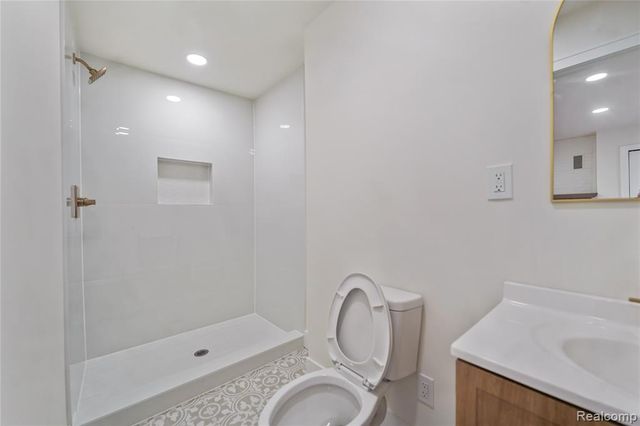 19133 Huntington Avenue, Harper Woods, MI 48225