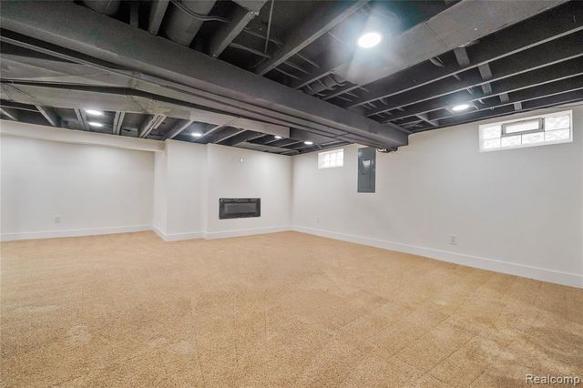 19133 Huntington Avenue, Harper Woods, MI 48225