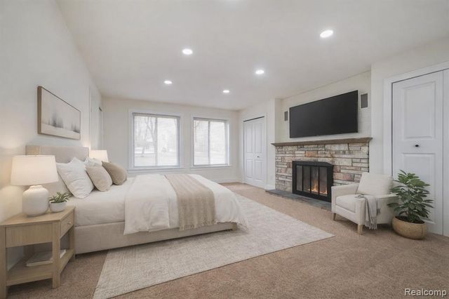 19133 Huntington Avenue, Harper Woods, MI 48225