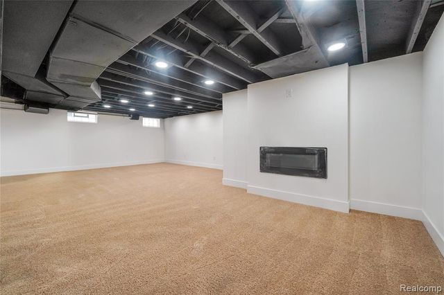 19133 Huntington Avenue, Harper Woods, MI 48225