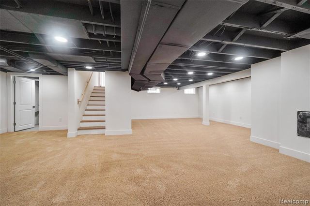 19133 Huntington Avenue, Harper Woods, MI 48225