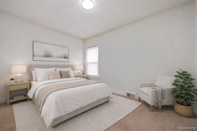 19133 Huntington Avenue, Harper Woods, MI 48225