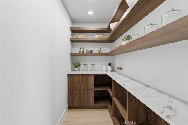 6052 Maury Avenue, Woodland Hills, CA 91367
