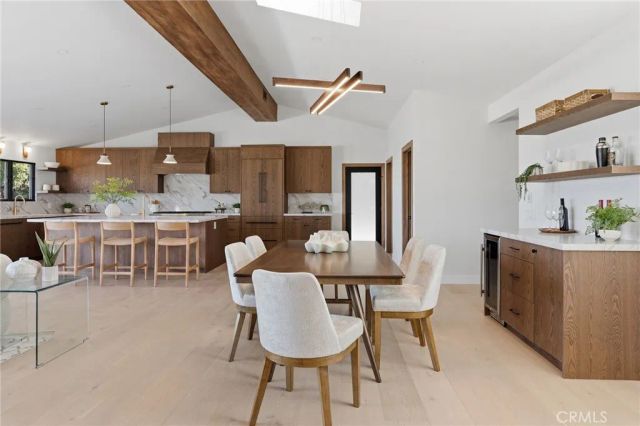 6052 Maury Avenue, Woodland Hills, CA 91367
