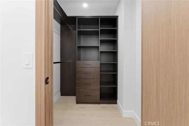 6052 Maury Avenue, Woodland Hills, CA 91367