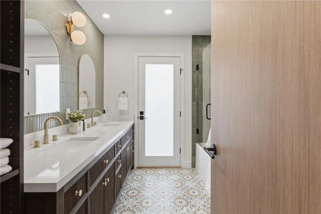 6052 Maury Avenue, Woodland Hills, CA 91367