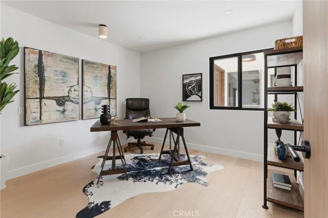 6052 Maury Avenue, Woodland Hills, CA 91367