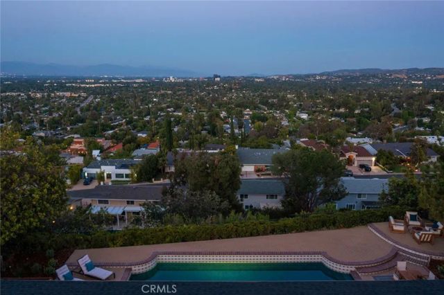 6052 Maury Avenue, Woodland Hills, CA 91367