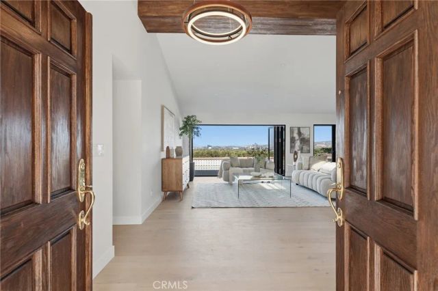 6052 Maury Avenue, Woodland Hills, CA 91367