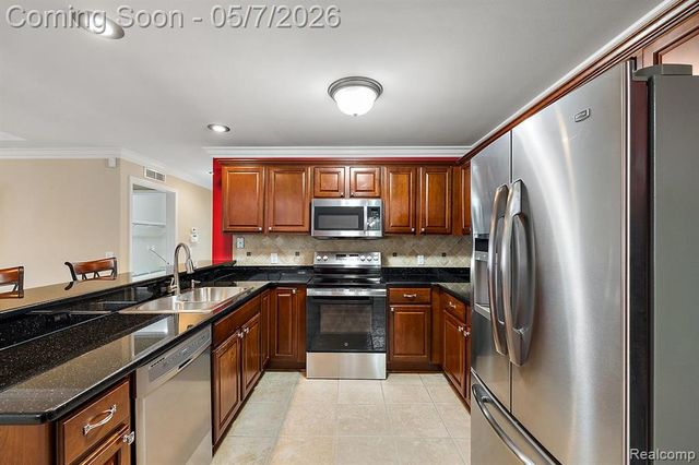 14226 Moravian Manor Circle, Sterling Heights, MI 48312