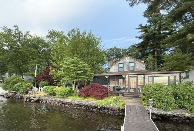 8 Long Island, Webster, MA 01570