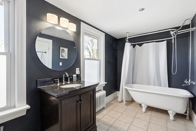 23 A St, Hull, MA 02045