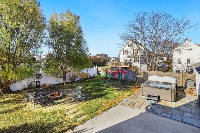 23 A St, Hull, MA 02045