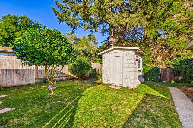 807 16th Street, Fortuna, CA 95540