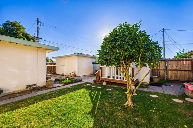 807 16th Street, Fortuna, CA 95540