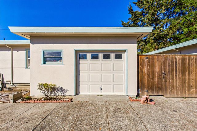 807 16th Street, Fortuna, CA 95540