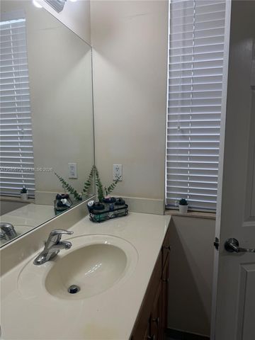 8929 W 35th Way, Hialeah, FL 33018