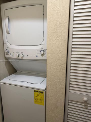 8929 W 35th Way, Hialeah, FL 33018