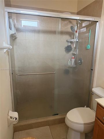 8929 W 35th Way, Hialeah, FL 33018