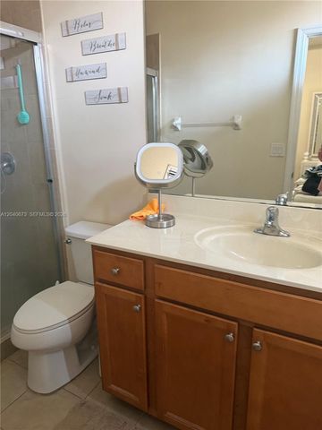 8929 W 35th Way, Hialeah, FL 33018