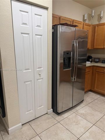 8929 W 35th Way, Hialeah, FL 33018