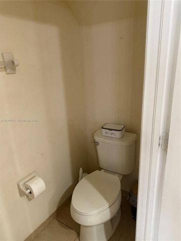 8929 W 35th Way, Hialeah, FL 33018