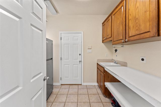 1060 Great Oaks DR, Salado, TX 76571