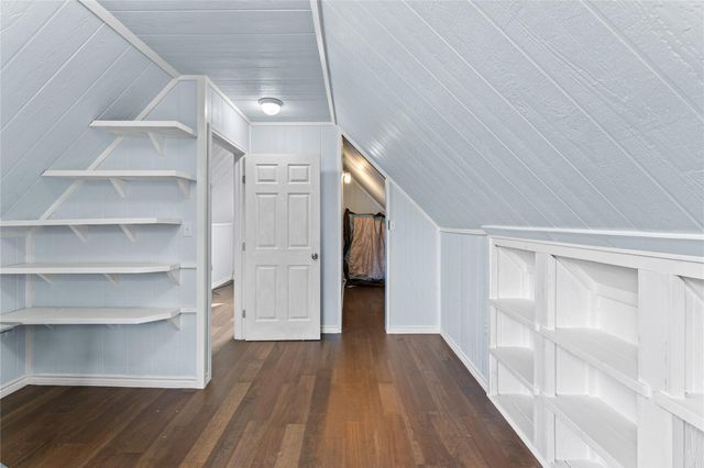 1060 Great Oaks DR, Salado, TX 76571