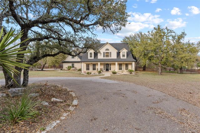 1060 Great Oaks DR, Salado, TX 76571