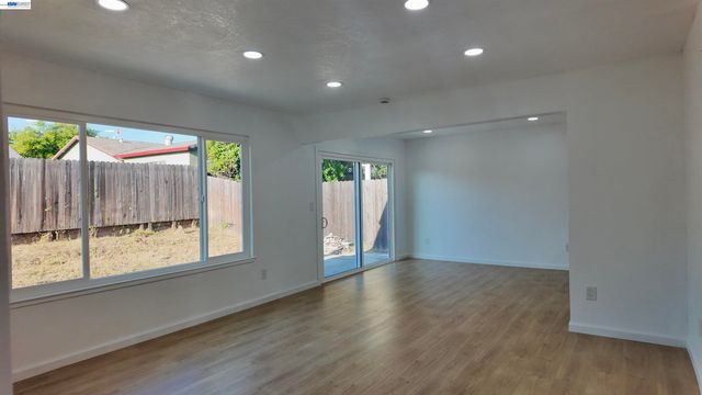 7340 Salazar Dr, North Highlands, CA 95660