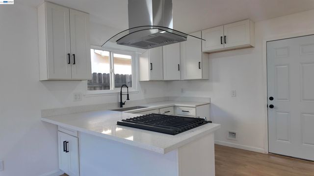 7340 Salazar Dr, North Highlands, CA 95660