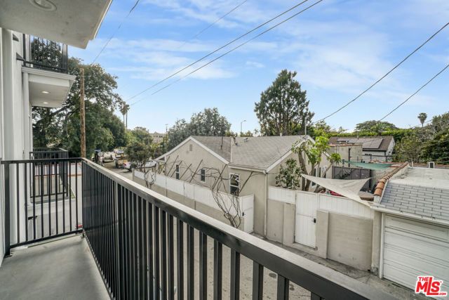 2057 S Garth Avenue, Los Angeles, CA 90034
