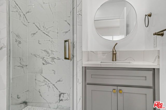 2057 S Garth Avenue, Los Angeles, CA 90034