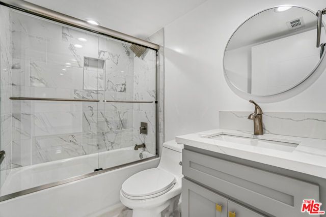 2057 S Garth Avenue, Los Angeles, CA 90034