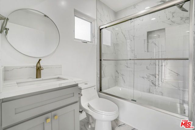 2057 S Garth Avenue, Los Angeles, CA 90034