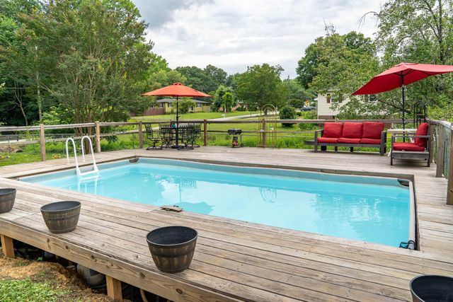 548 Honeysuckle Road, Spartanburg, SC 29303