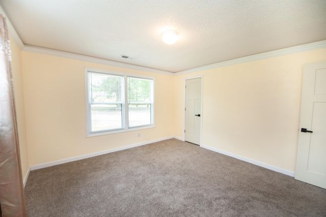 548 Honeysuckle Road, Spartanburg, SC 29303