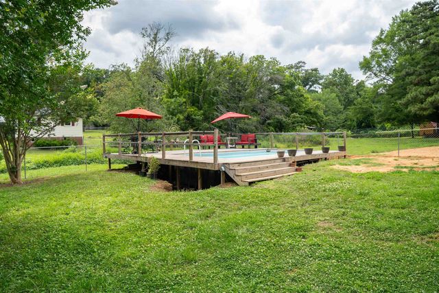 548 Honeysuckle Road, Spartanburg, SC 29303
