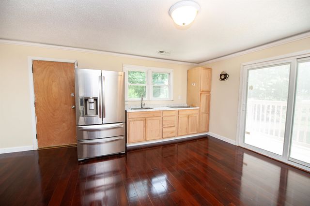548 Honeysuckle Road, Spartanburg, SC 29303