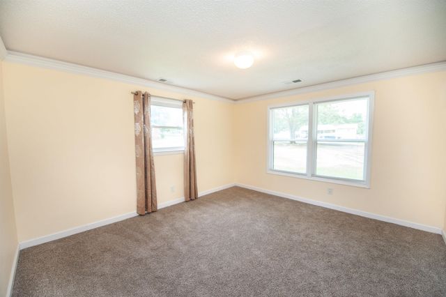 548 Honeysuckle Road, Spartanburg, SC 29303