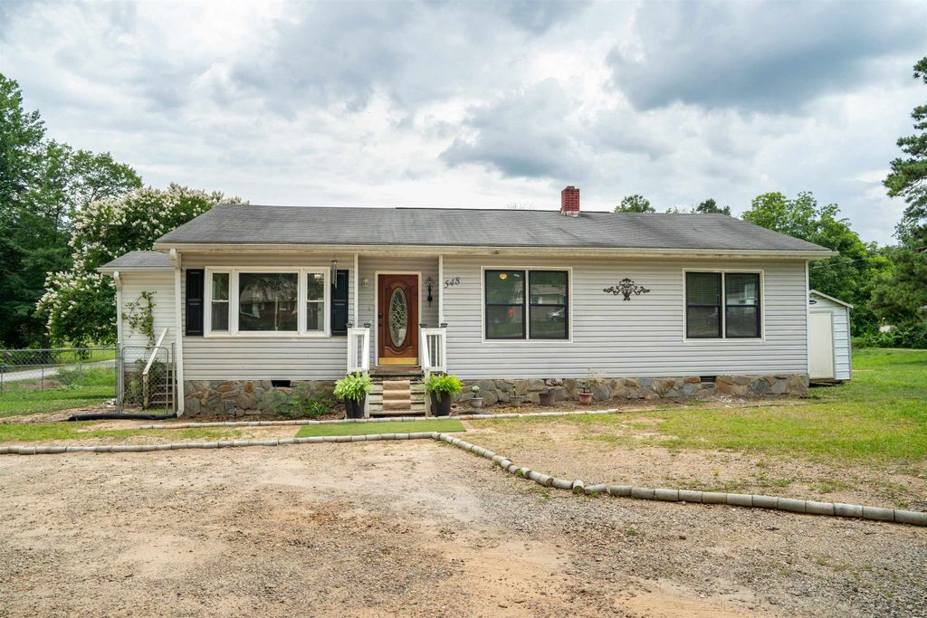 548 Honeysuckle Road, Spartanburg, SC 29303