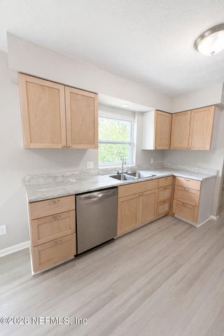 8265 COLVILLE Street, Jacksonville, FL 32220