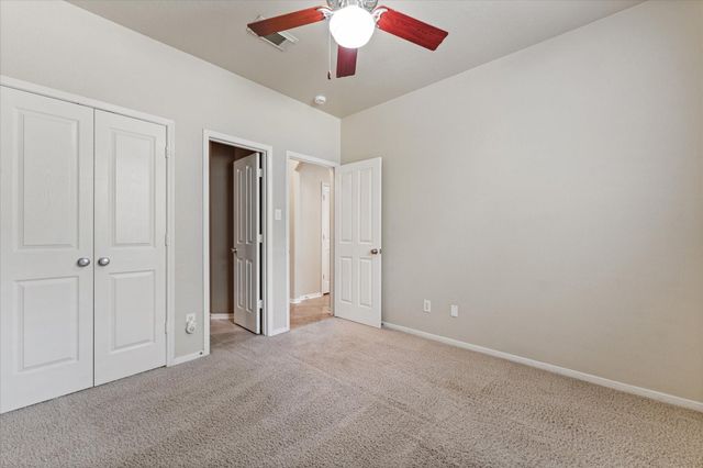 10 Seneca Place, The Woodlands, TX 77382