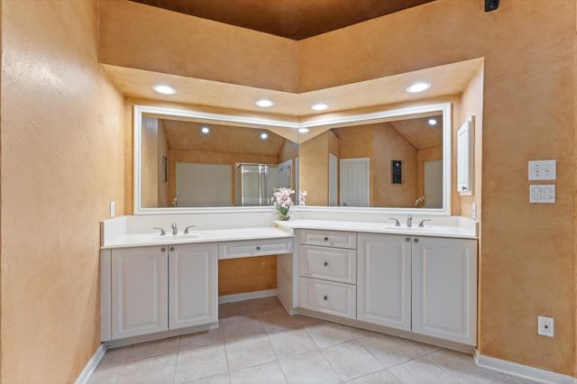 10 Seneca Place, The Woodlands, TX 77382