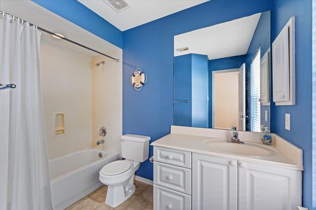 10 Seneca Place, The Woodlands, TX 77382