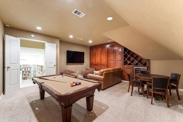 10 Seneca Place, The Woodlands, TX 77382