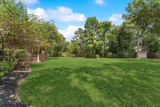 10 Seneca Place, The Woodlands, TX 77382