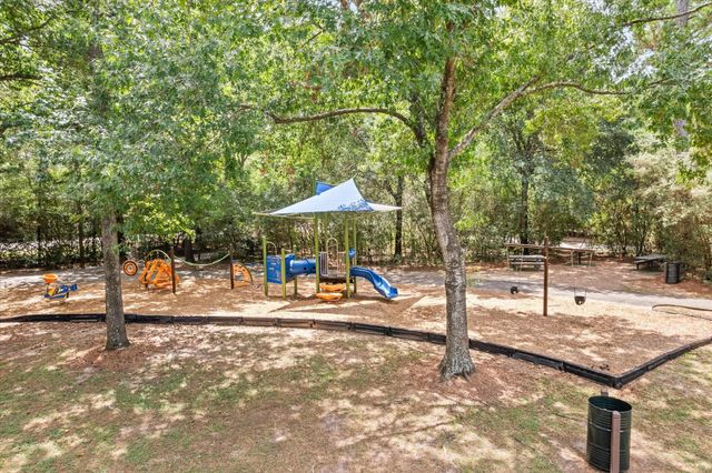 10 Seneca Place, The Woodlands, TX 77382
